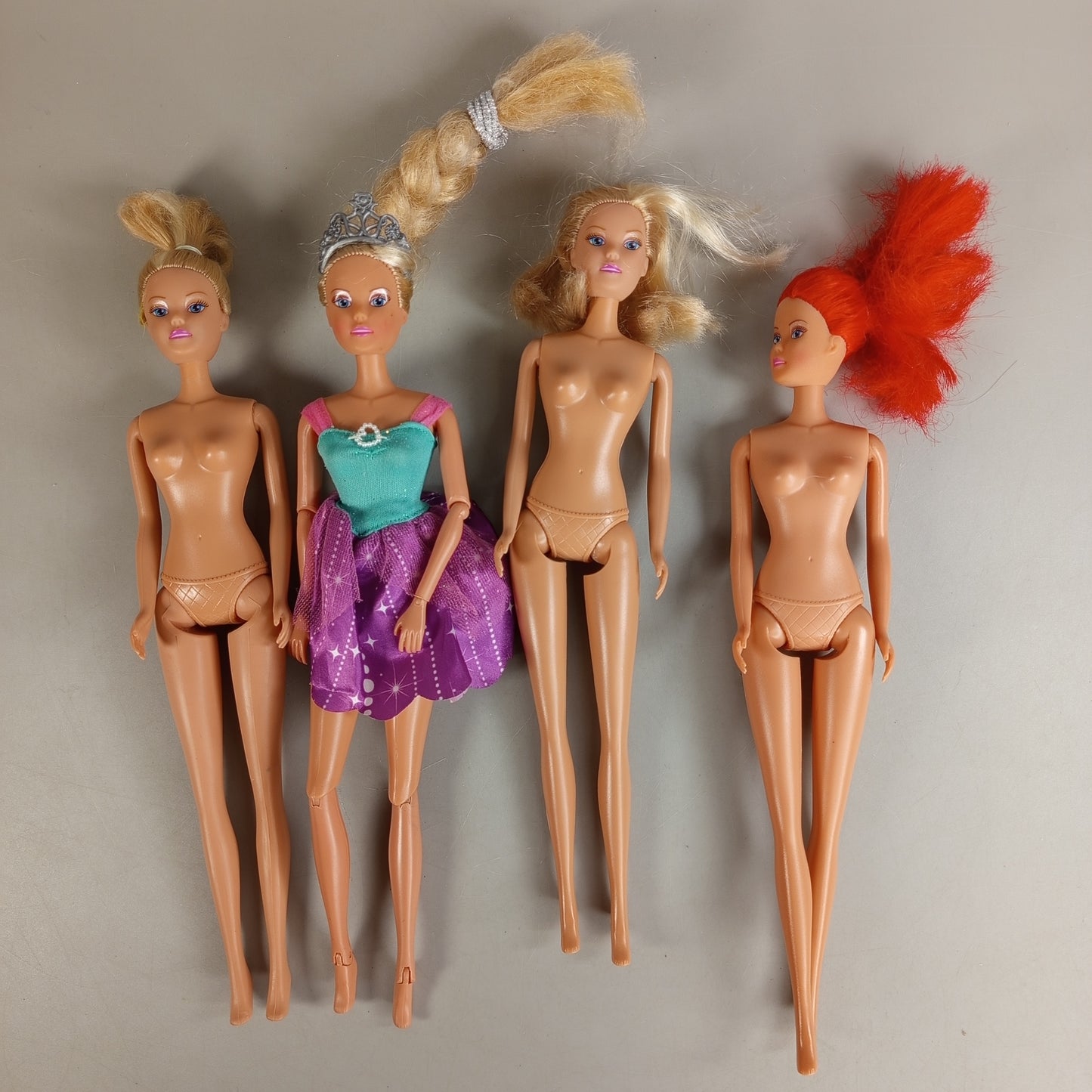 Simba Puppen-Set von 10 Spielfiguren – verschiedene Größen