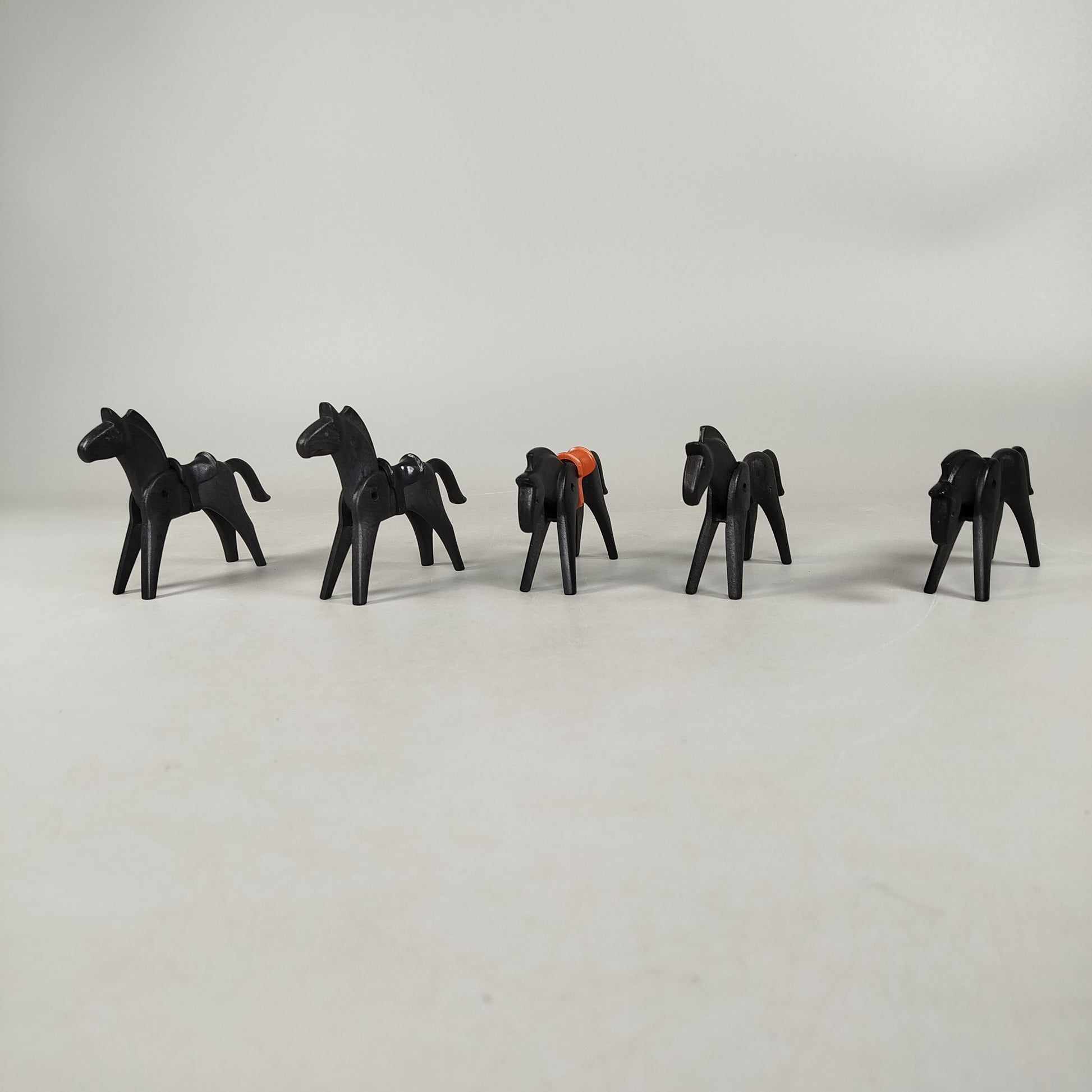 Bundle Playmobil Set von 13 Pferden, gebraucht, ab 3 Jahre 