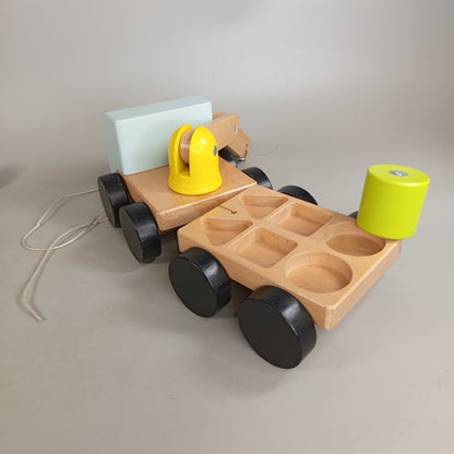 Hape Kranwagen mit 79 Bausteinen – Lernspielzeug Set zum Ziehen