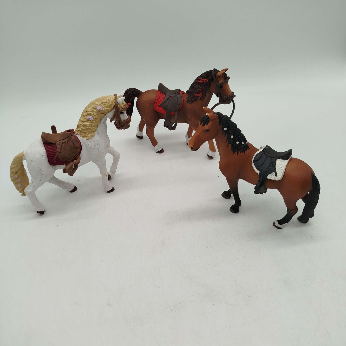 Schleich Bundle Pferde & Reiterin Set von 6 Pferdefiguren
