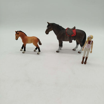 Schleich Bundle Pferde & Reiterin Set von 6 Pferdefiguren