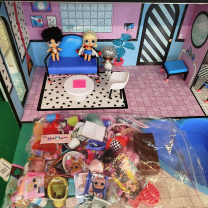 L.O.L. Surprise! Bundle Puppenhaus mit 15+ Puppen & Möbel