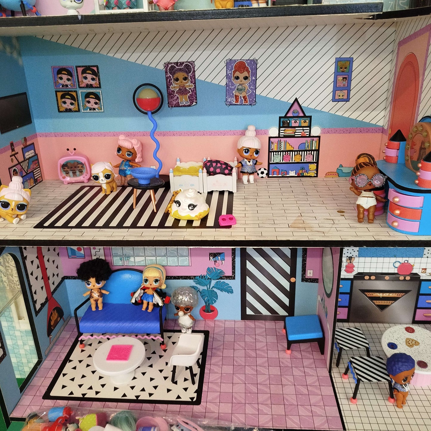 L.O.L. Surprise! Bundle Puppenhaus mit 15+ Puppen & Möbel