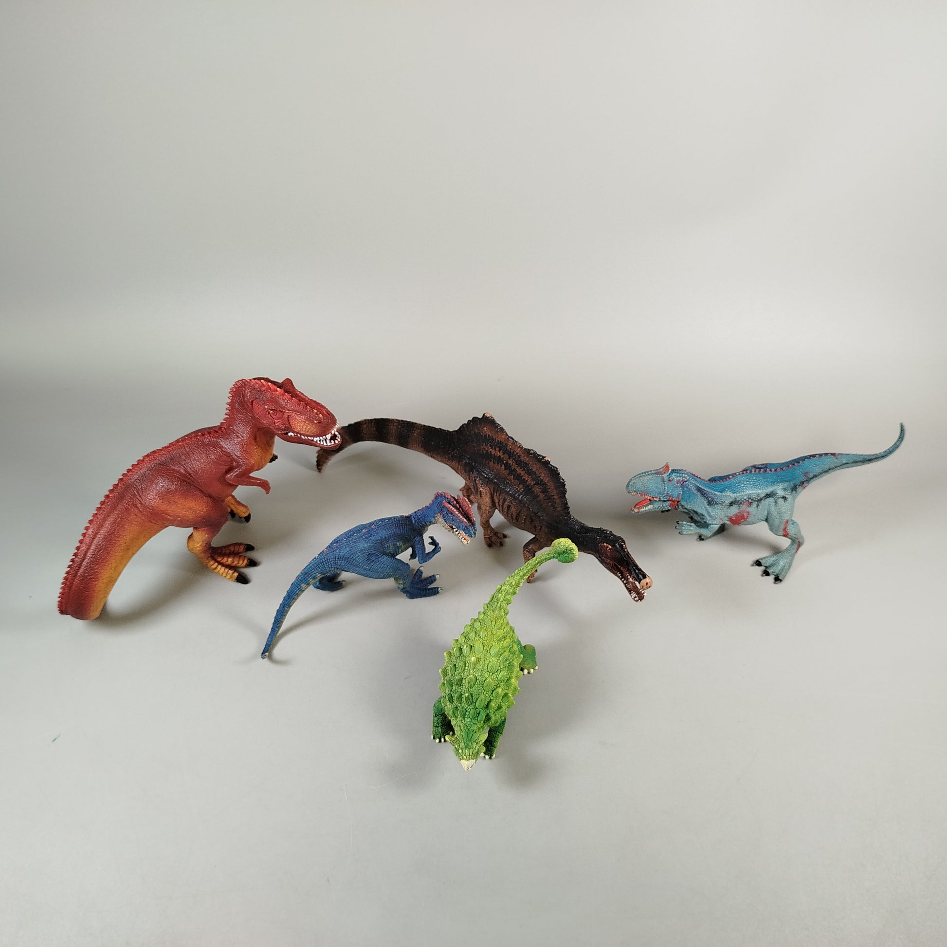 Schleich Dinosaurier Set von 5 Figuren – Carnotaurus, Spinosaurus, Allosaurus