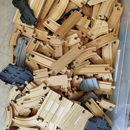 Holzspielzeug-Eisenbahnset - Set von 4, kompatibel mit BRIO