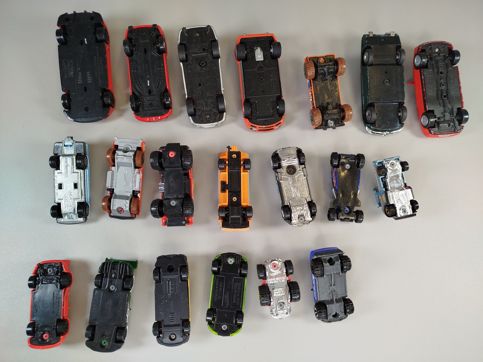  Spielzeugautos - Set von 20 Fahrzeugen