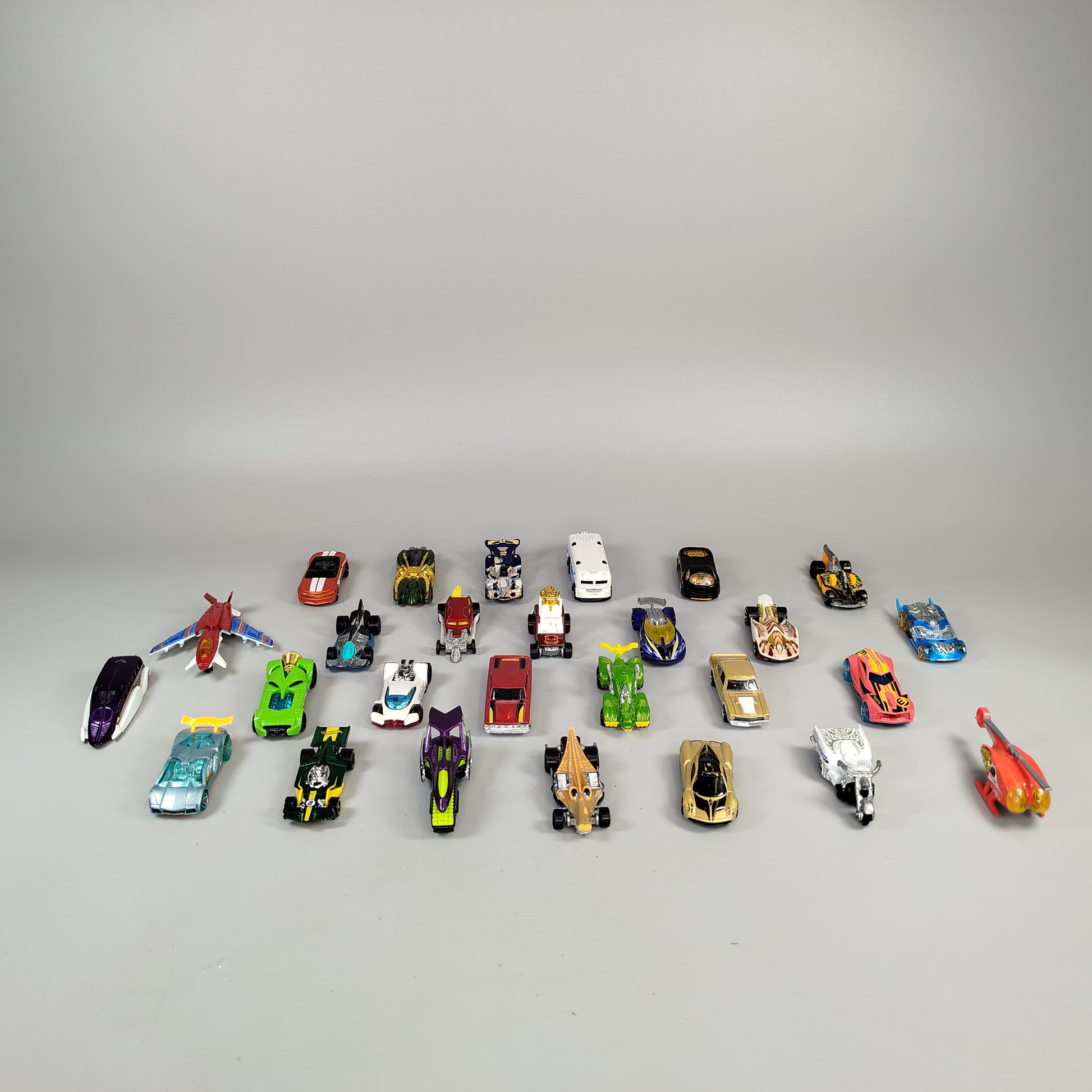 Hot Wheels Fahrzeuge Set von 26 – verschiedene Modelle