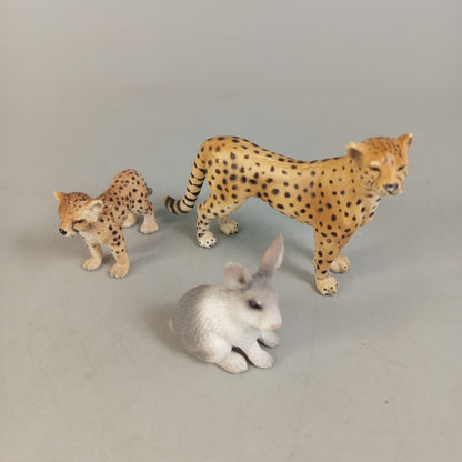 Schleich Bundle Tierfiguren Set von 6 Pferde, Geparden & Hase