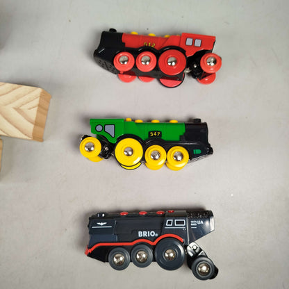 BRIO Bundle Holzeisenbahn Straßen & Schienen Deluxe, großes Set