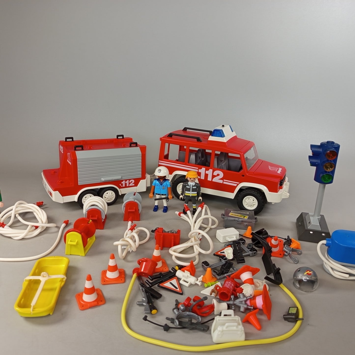 Playmobil Feuerwehr Fahrzeuge mit Anhänger & Figuren