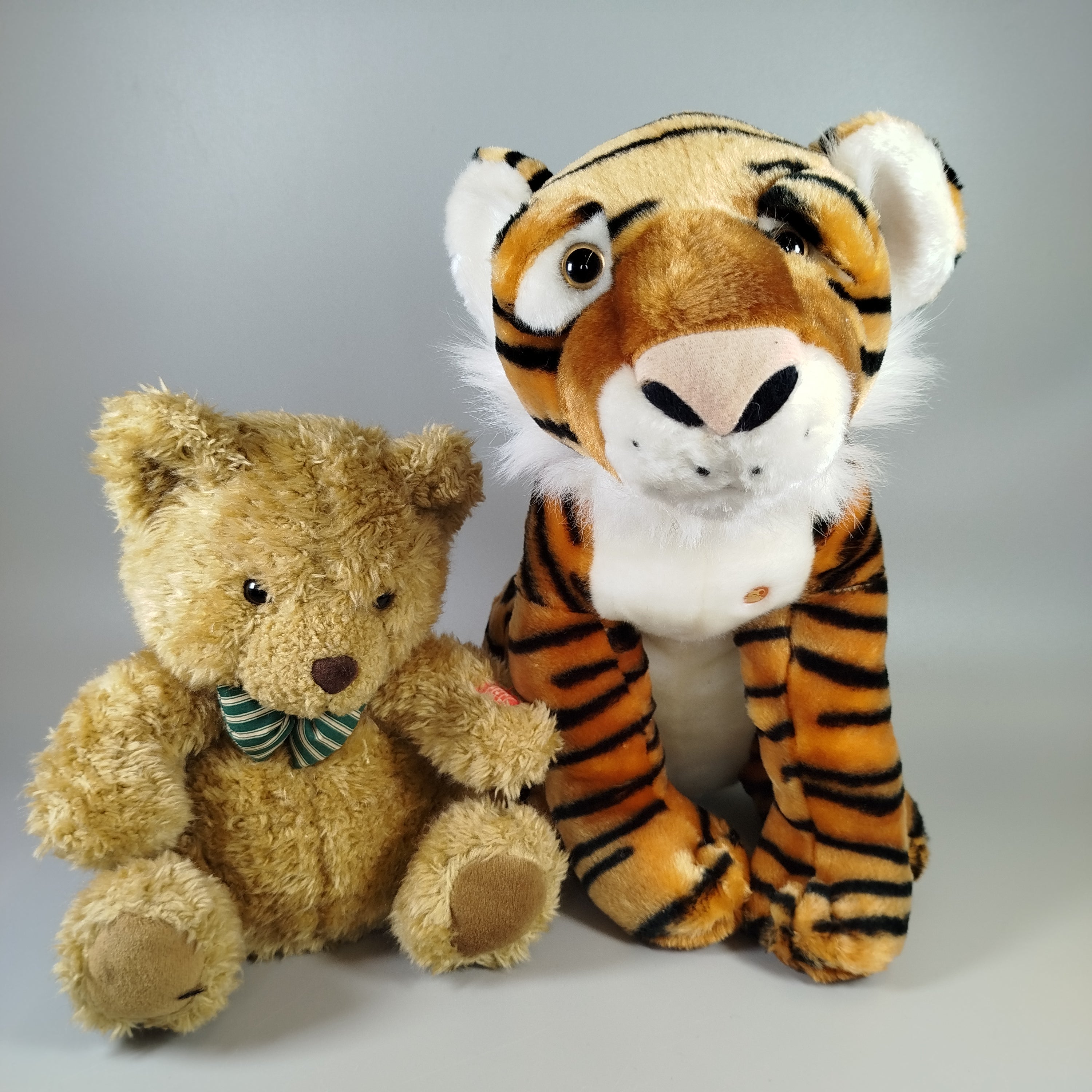  Stofftiere- Bär und Tiger - Set of 2