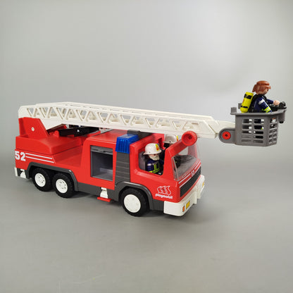 Playmobil Feuerwehrfahrzeug mit Leiter – Set von 4 Figuren