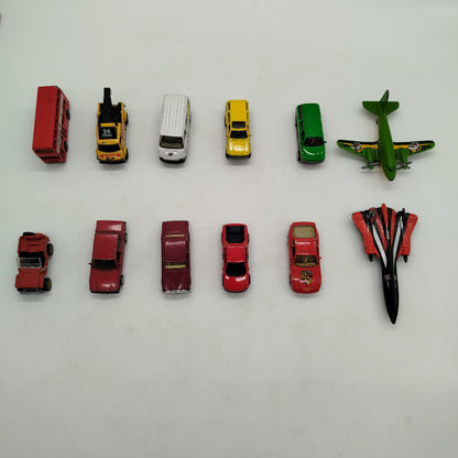 Bundle Matchbox Set von 12 Fahrzeugen & Flugzeugen, gebraucht, ab 6 Jahre 