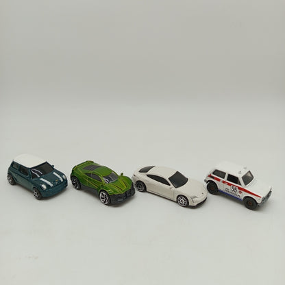 Spielzeugauto Set von 13 Fahrzeugen – Autos, Trucks & Einsatzwagen