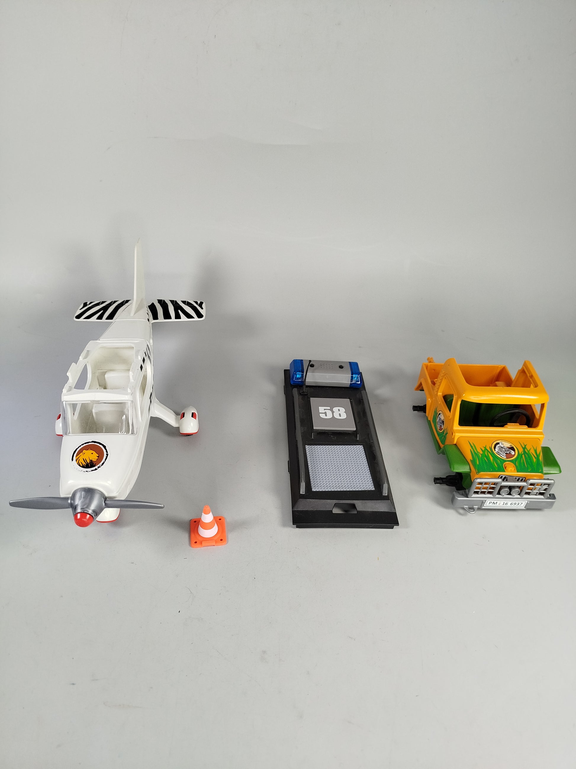 PLAYMOBIL Playmobil Konvolut – Figuren, Fahrzeuge & Gebäude (2,4 kg)