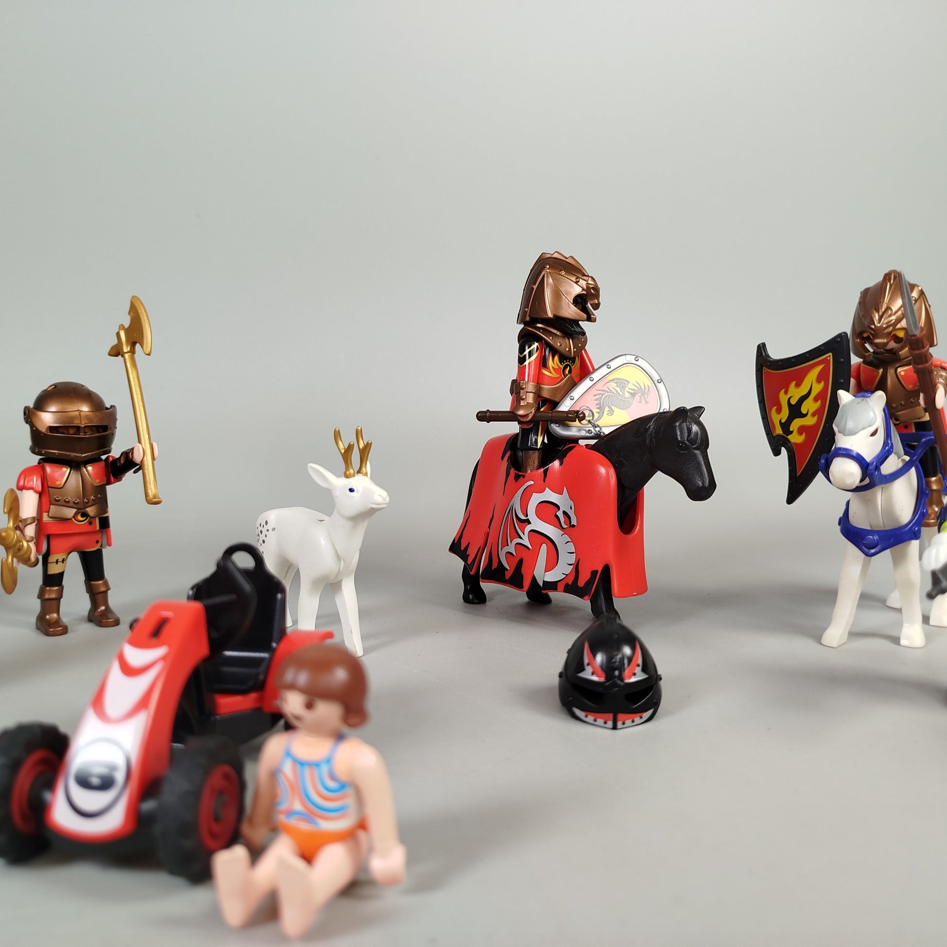 Playmobil Figuren & Tiere Set von 18 – Bauarbeiter, Ritter, Polizei, Pferde