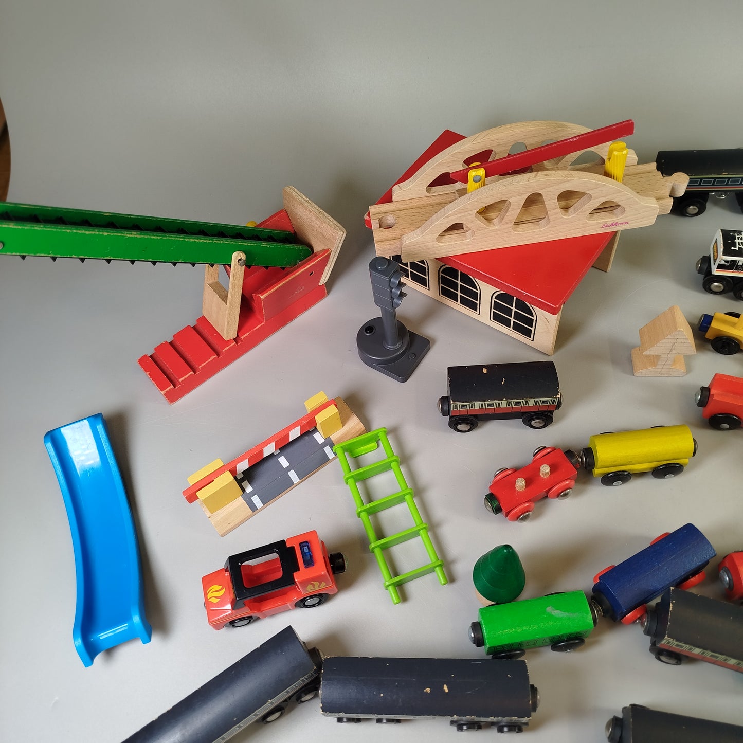 Holz Eisenbahnwelt Spielset – Züge & Schienen