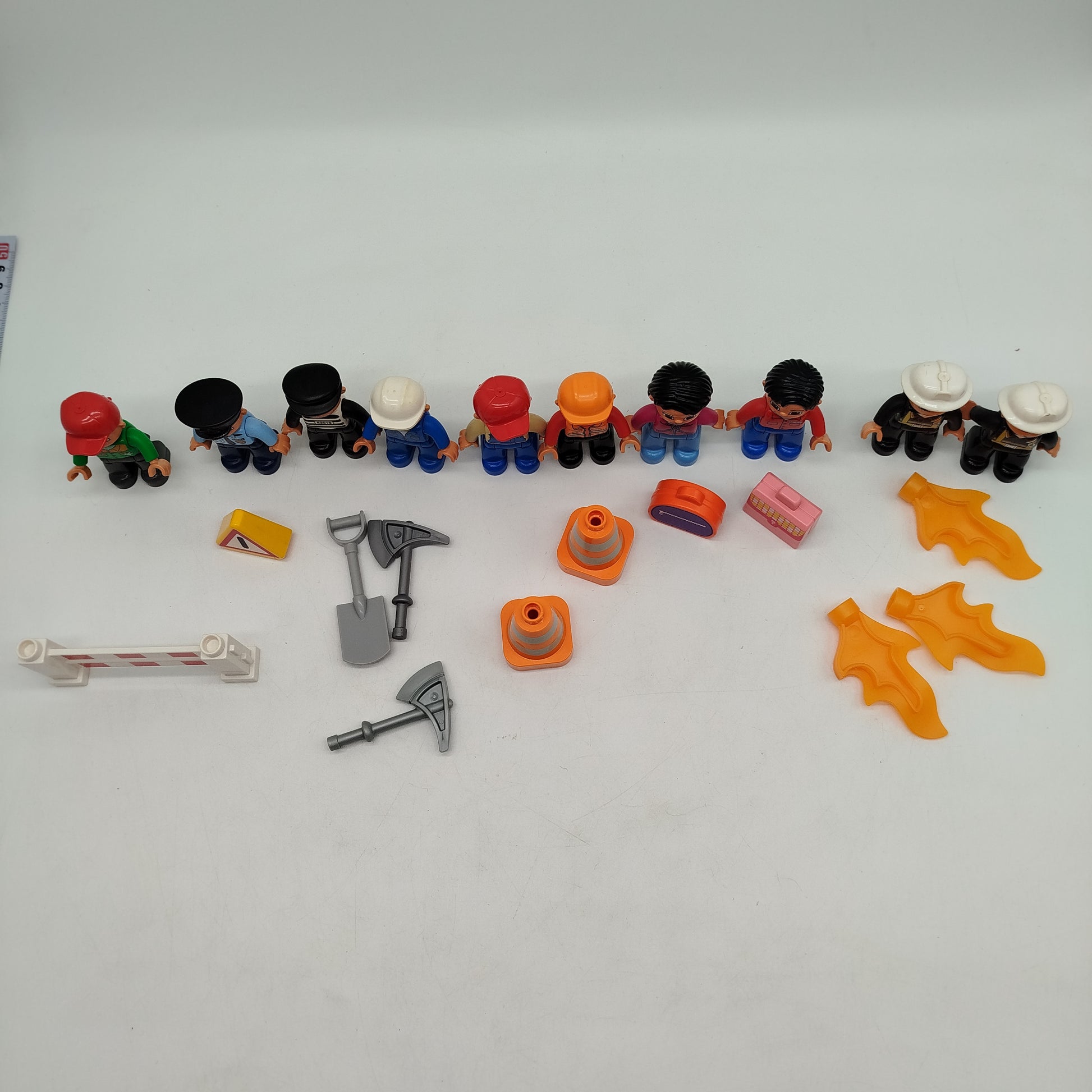 LEGO DUPLO Figuren-Set – Bau & Polizei, 10 Figuren mit Zubehör