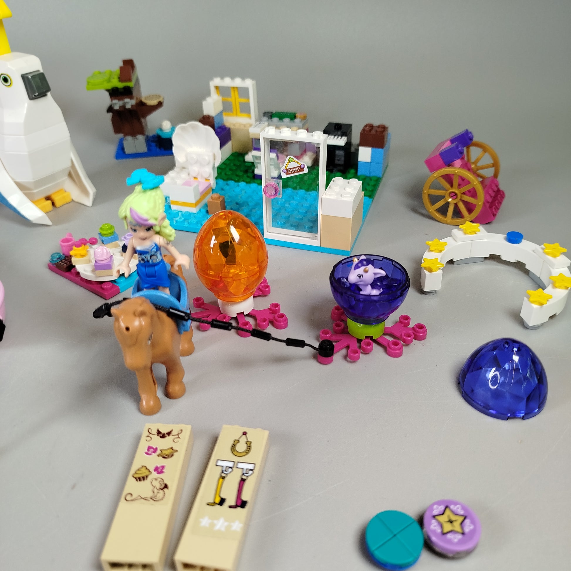 LEGO Friends & Elves Konvolut ca. 1,9 kg mit Figuren und Anleitungen