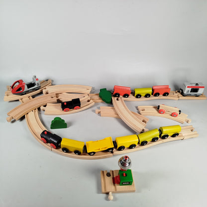 Brio Holz-Eisenbahn-Set mit Zügen & Zubehör