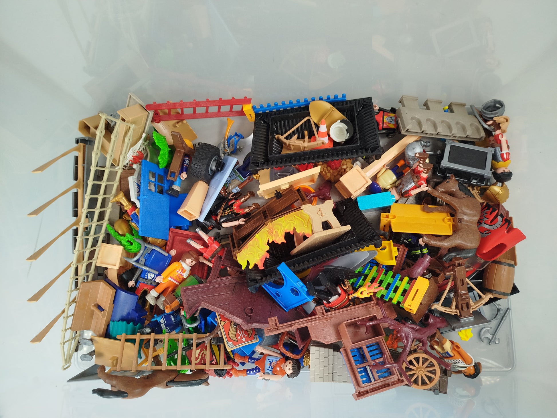 Playmobil 2,5Kgs - Konvolut - gemischte Teile und Zubehör