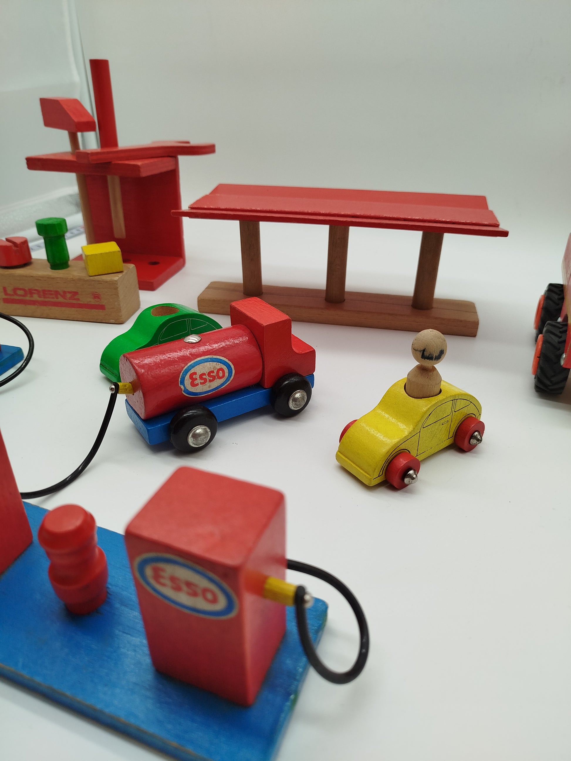 Holzspielzeug  – Kran, Fahrzeuge, Tankstelle