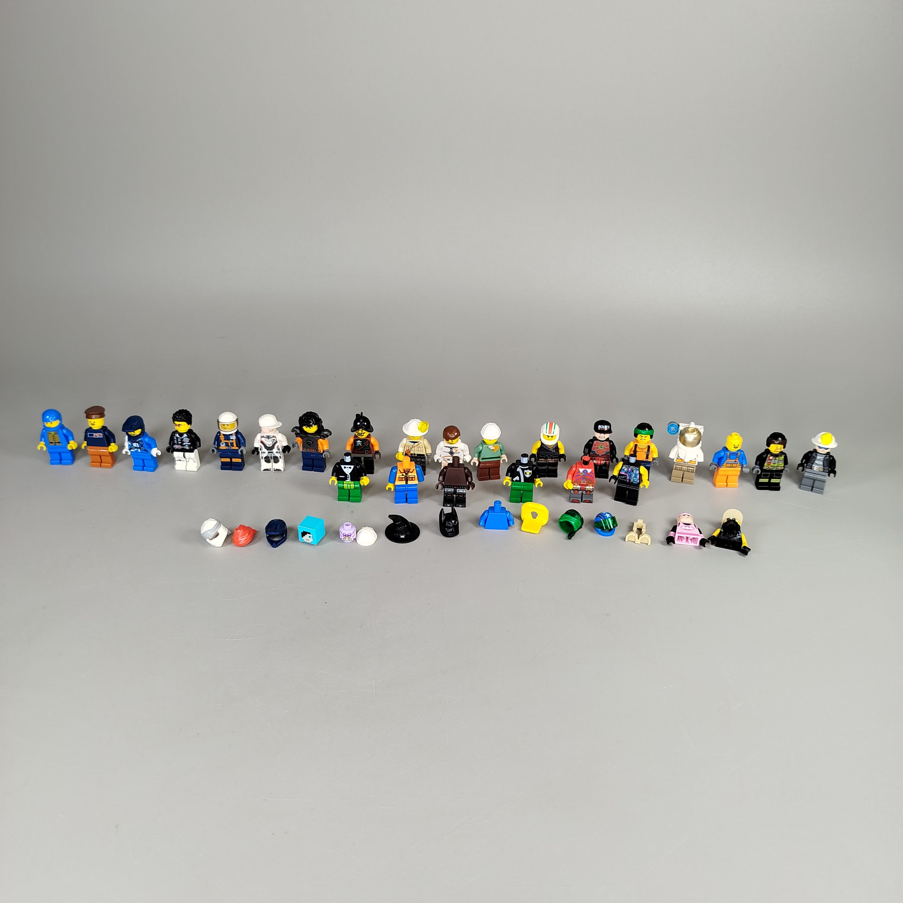 LEGO Minifiguren Set - 18 Stück mit Zubehör, gut