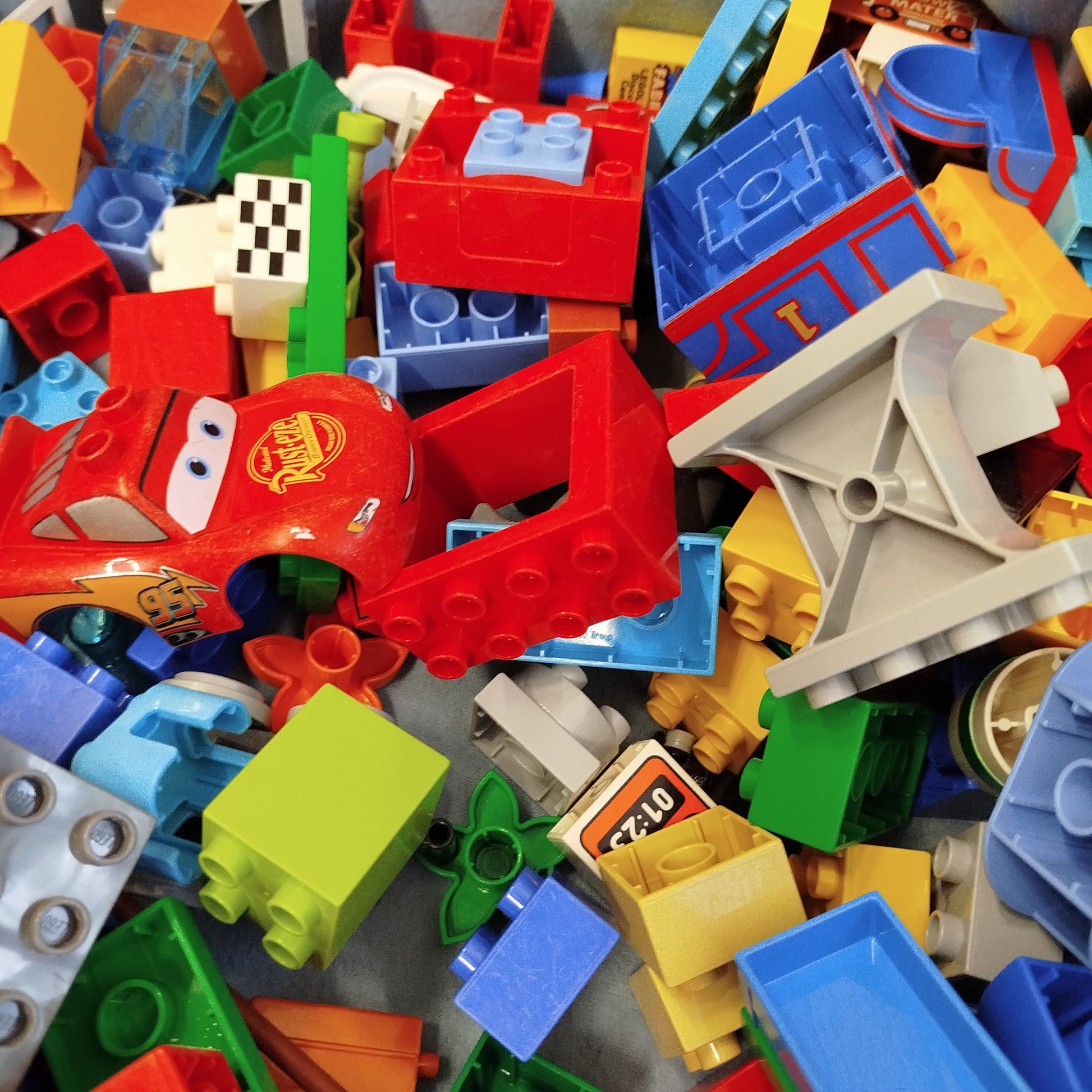 LEGO DUPLO Konvolut ca. 3,3 kg – Fahrzeuge, Züge & Figuren gemischt