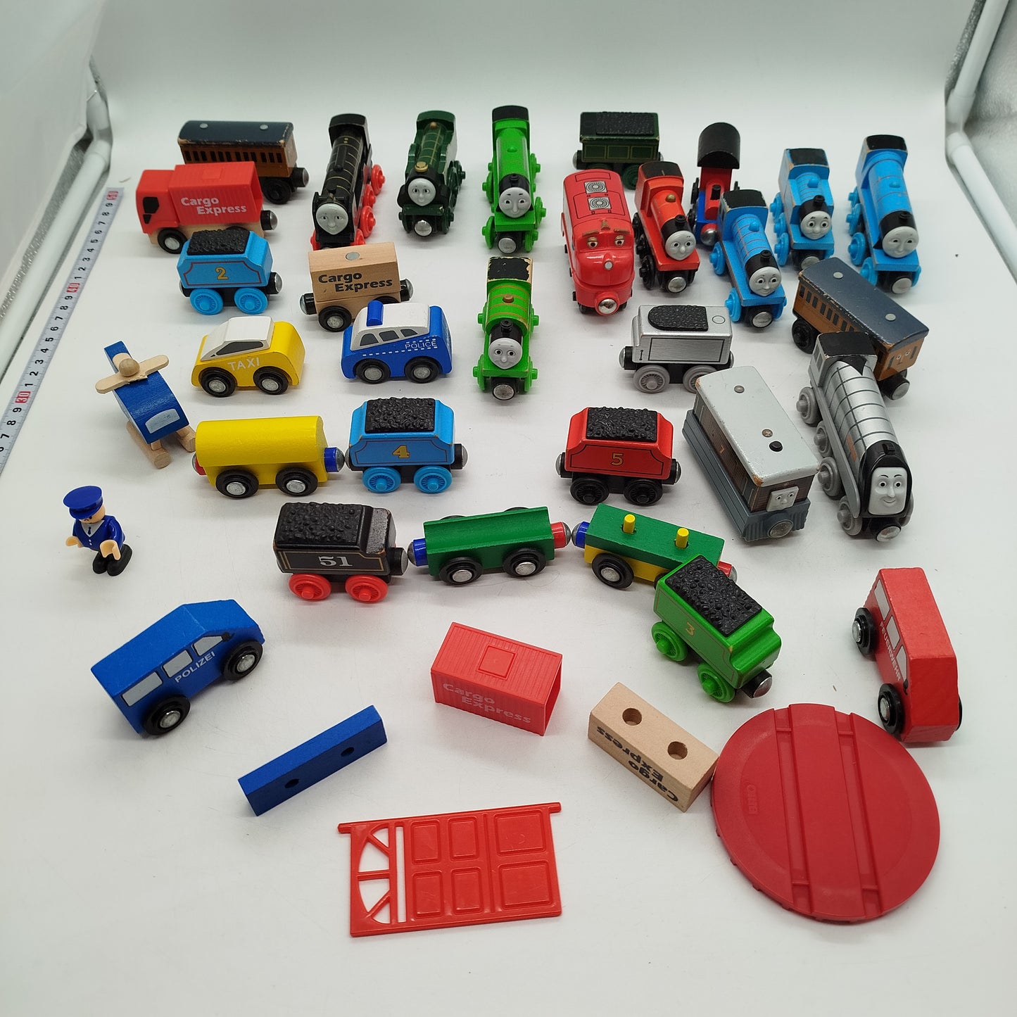 BRIO Bundle Thomas & Friends Holzeisenbahn Schienen & Loks