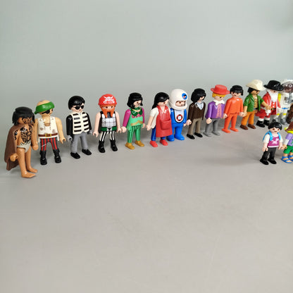 Playmobil Figuren-Set – 28 Charaktere mit Zubehör