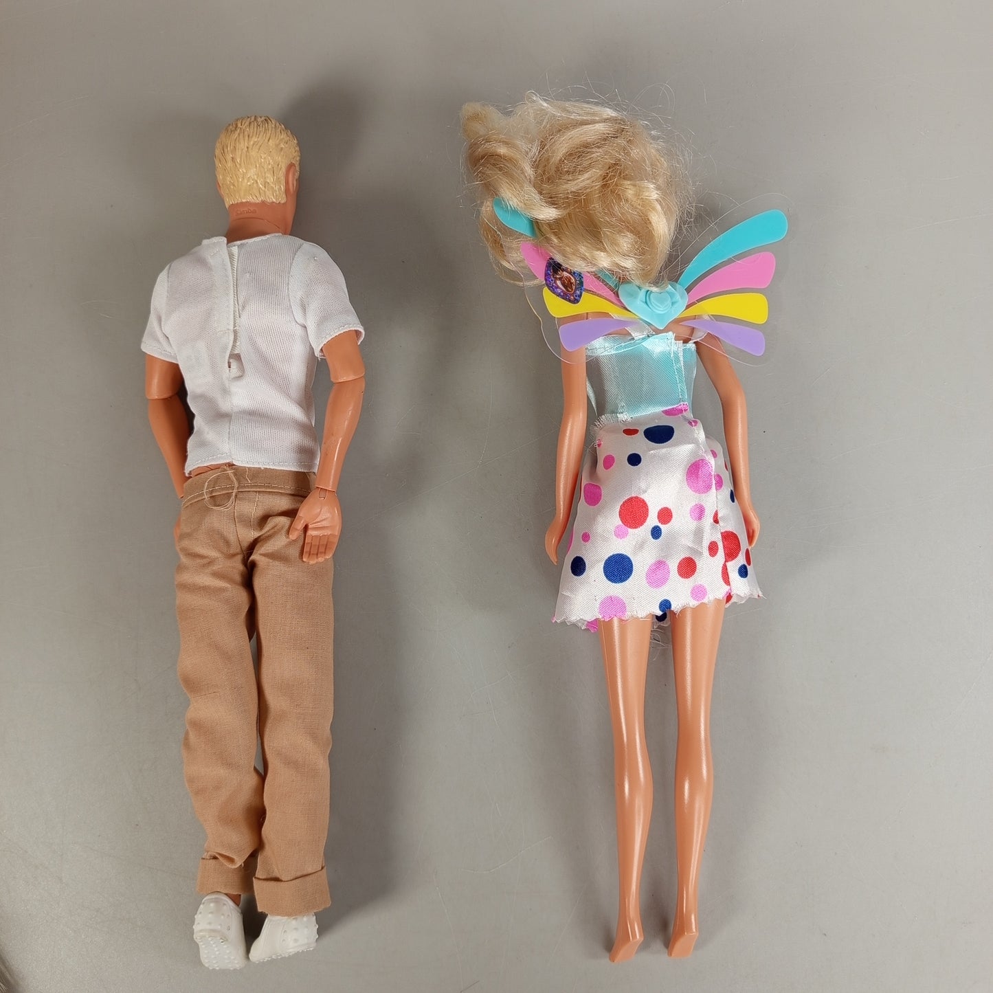 Simba Puppenfamilie Set von 8 Spielfiguren – mit Flügelpuppe