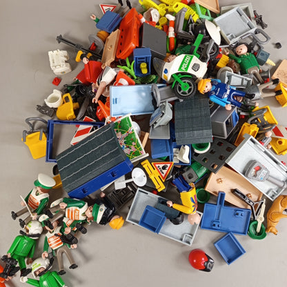 Playmobil Polizeistation Konvolut – mit Fahrzeugen & 23 Figuren