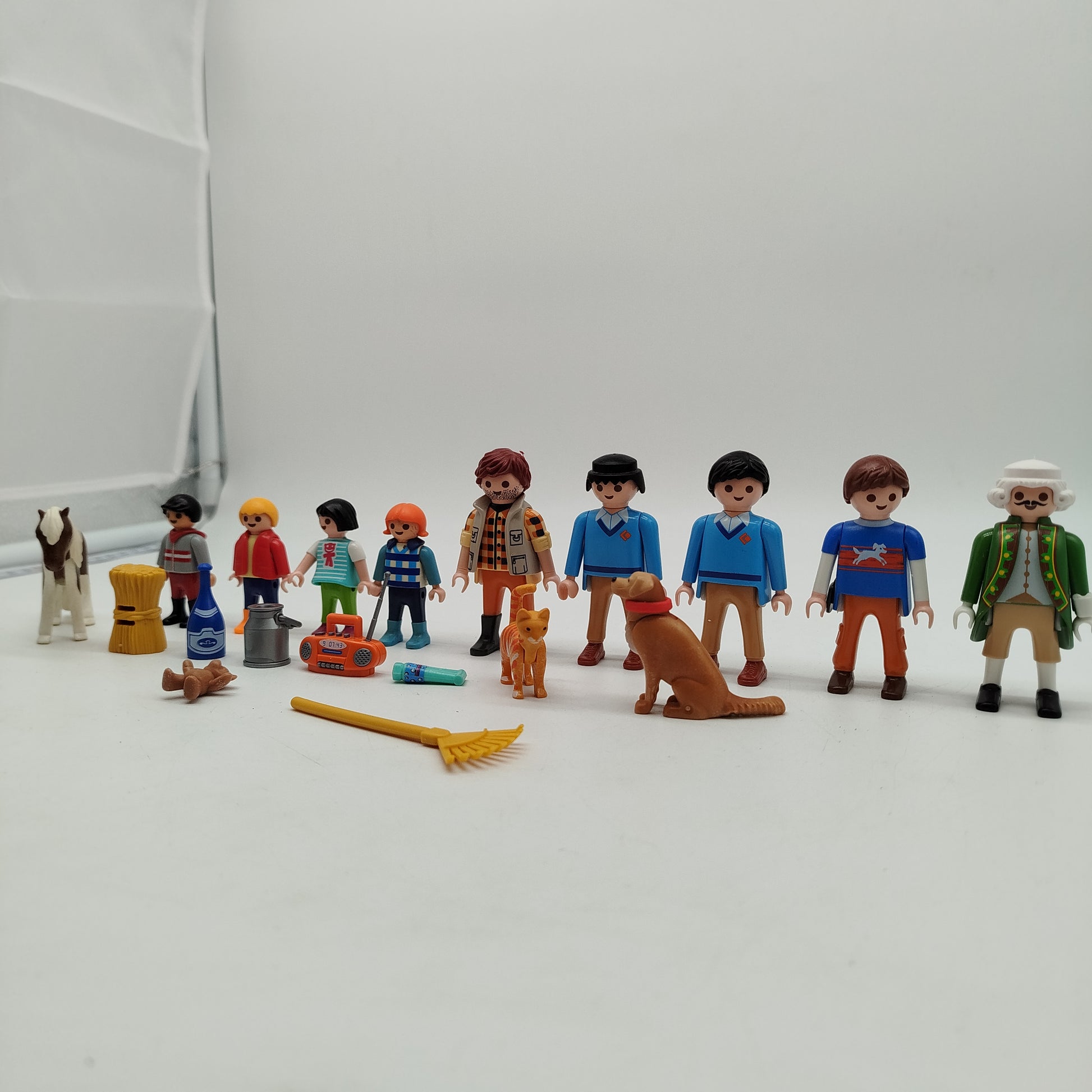 Playmobil Figuren-Set – 19 Figuren mit Tieren & Zubehör
