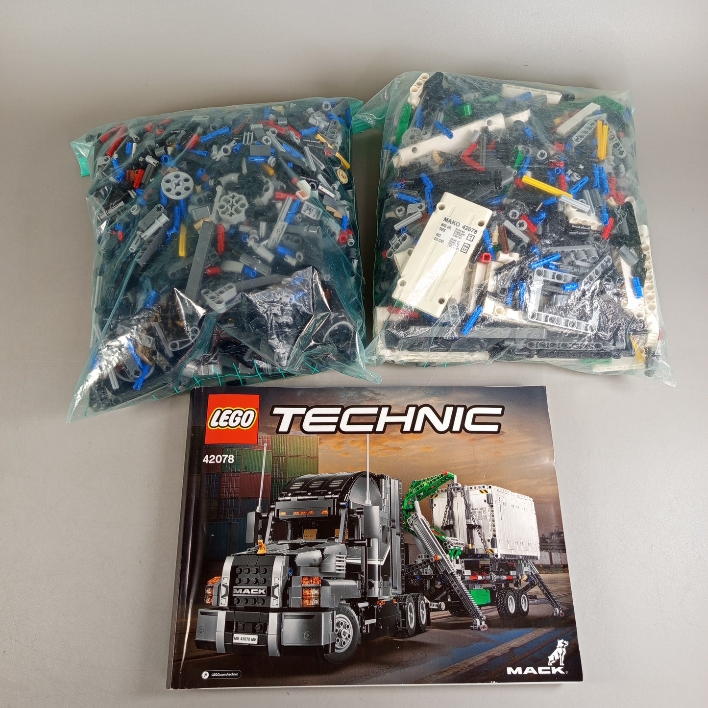 LEGO Technic 42078 MACK Anthem Set