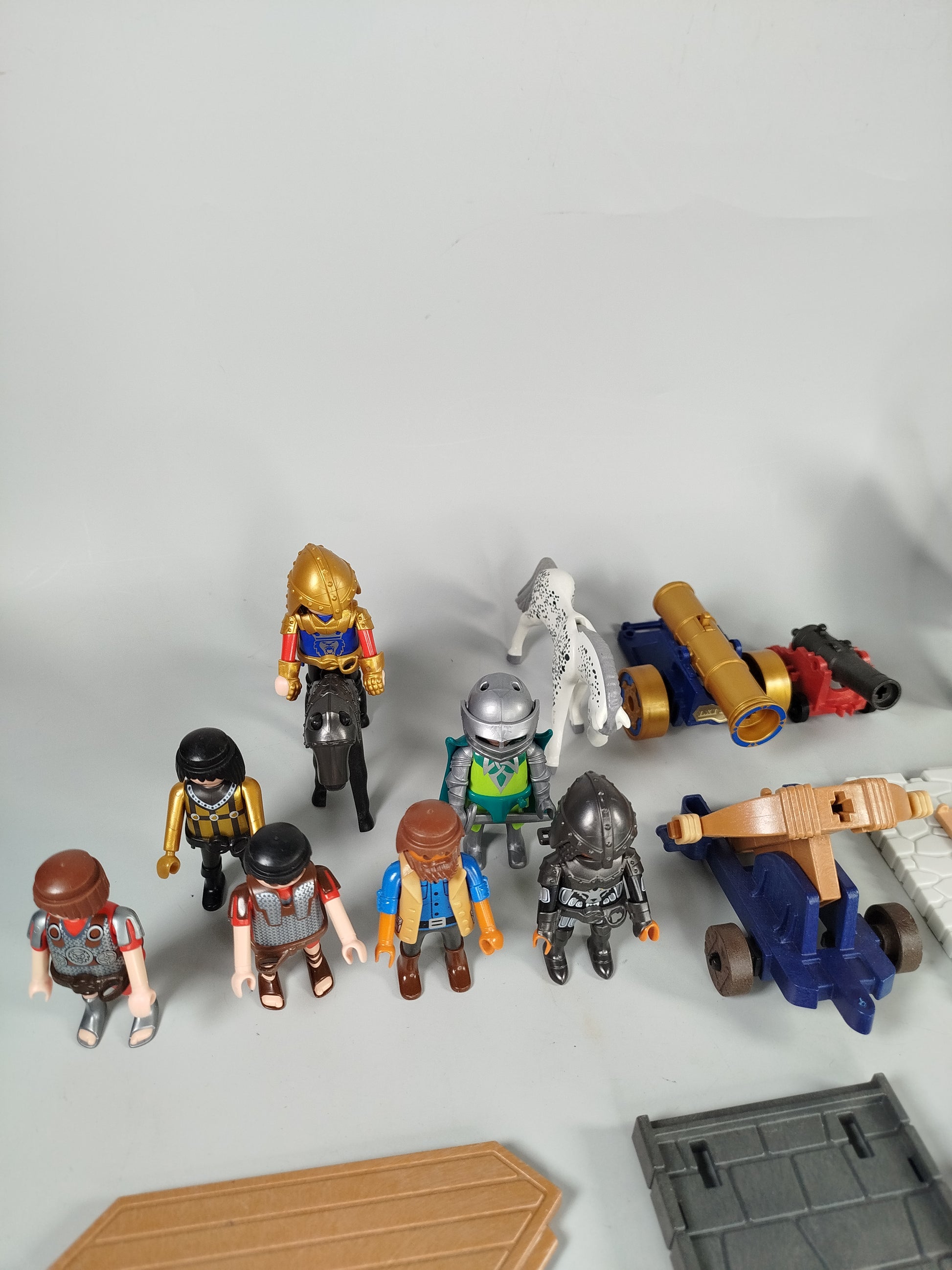PLAYMOBIL Playmobil Konvolut – Figuren, Fahrzeuge & Gebäude (2,4 kg)