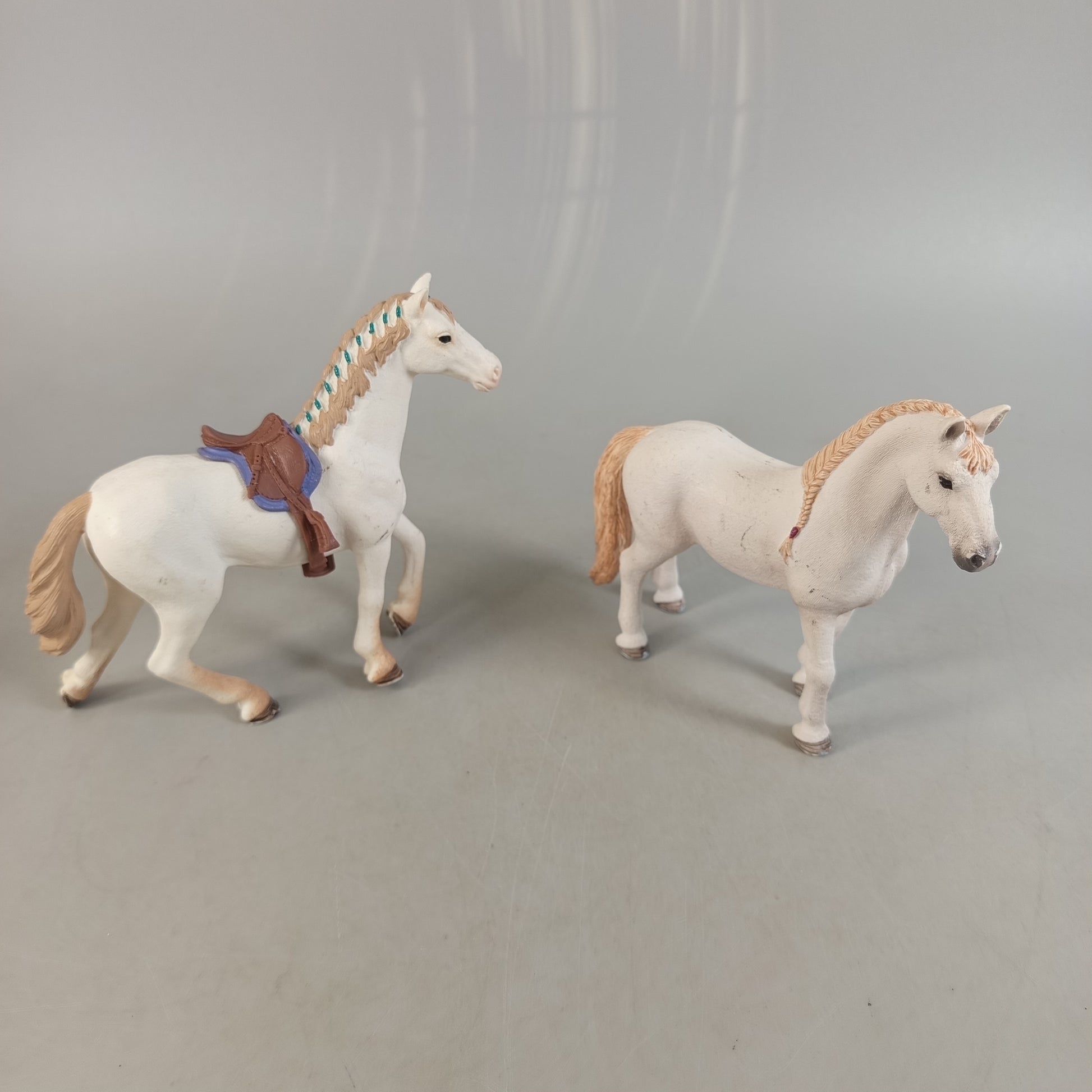 Schleich Bundle Pferde 5x mit Sattel, gebraucht, ab 3 4 5 Jahre | ✅ geprüft 
