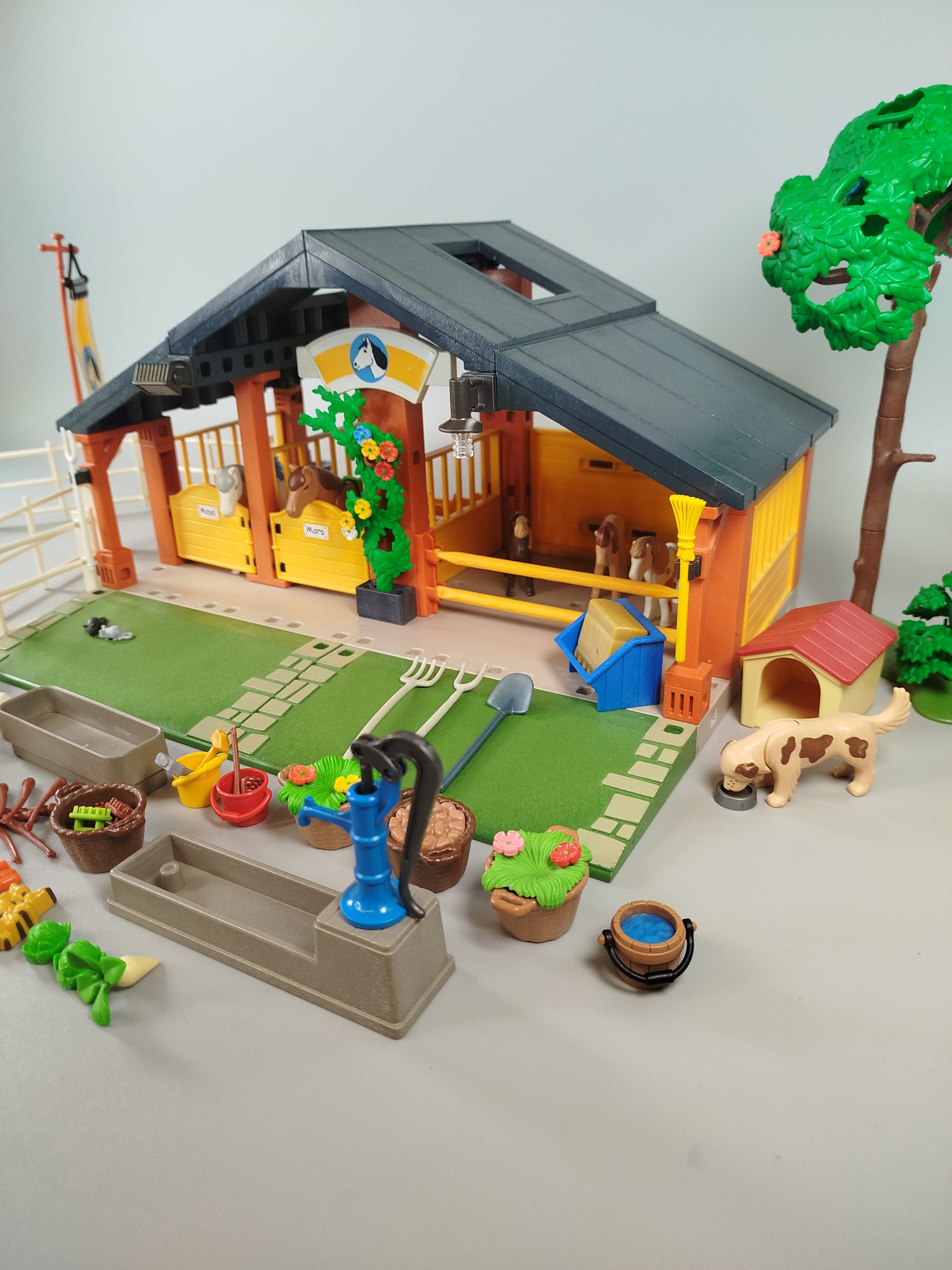 Playmobil Reiterhof 3120 mit Pferden, Figuren & Zubehör