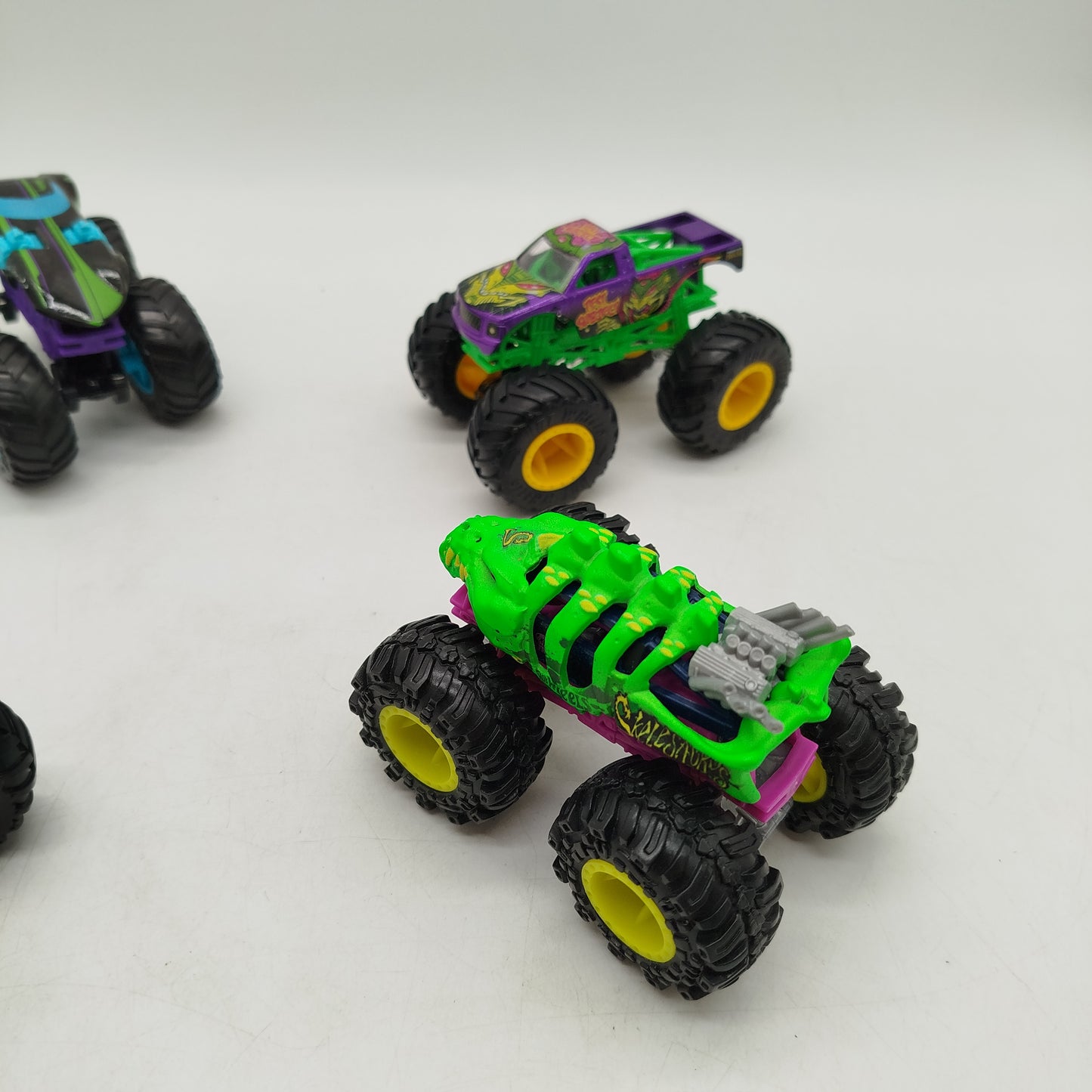 Hot Wheels Bundle Monstertruck 4x Modellautos
