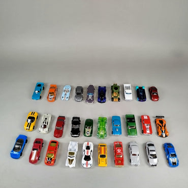 Mattel Miniaturautos – Set von 30, gut, ohne OVP
