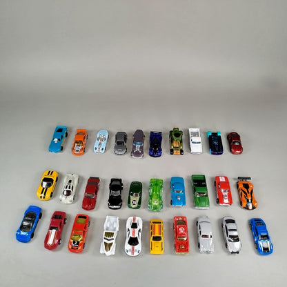 Mattel Miniaturautos – Set von 30, gut, ohne OVP