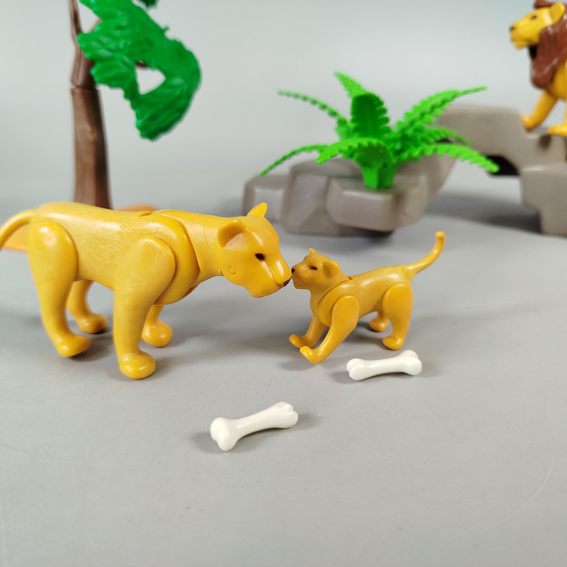 Playmobil Löwenfamilie 3239 – mit Felsen & Zubehör Set