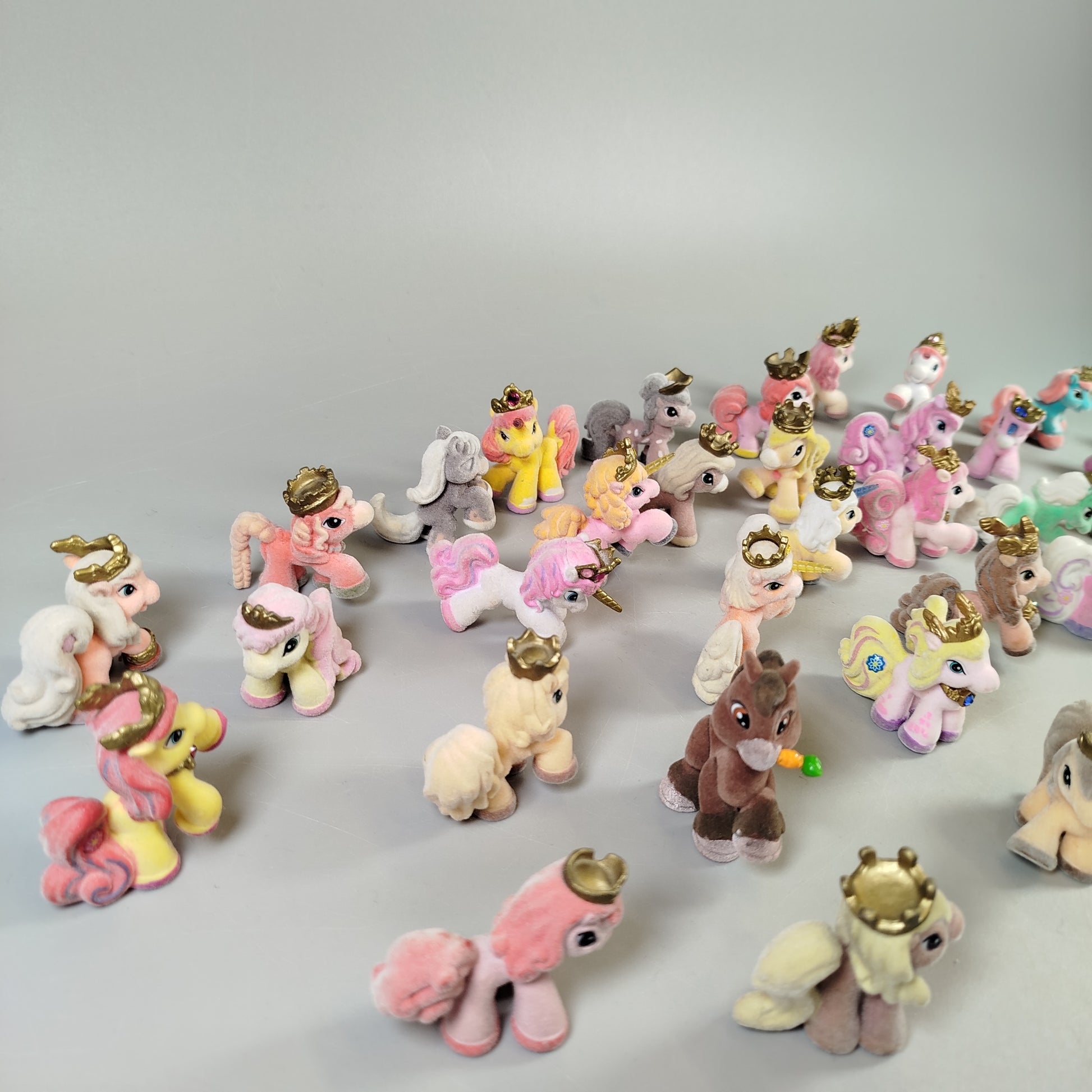 Fantasy Pony Figuren Set – Kronen, Einhörner, Flügel