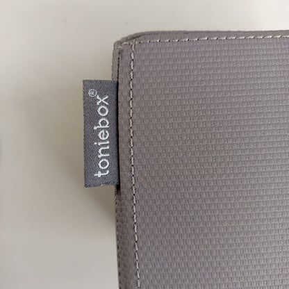 tonies Toniebox grau – Hörspielbox mit Figur & Ladestation