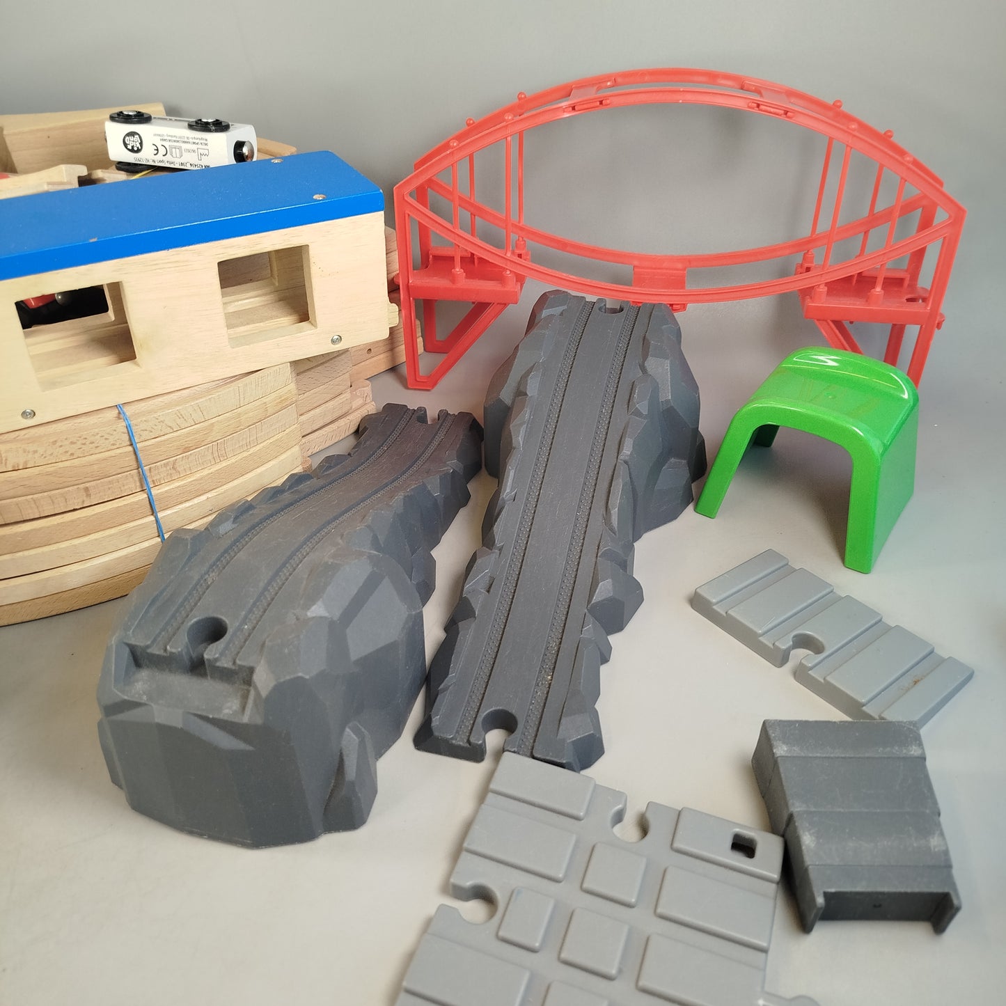 Bundle Holzeisenbahn Schienen & Züge