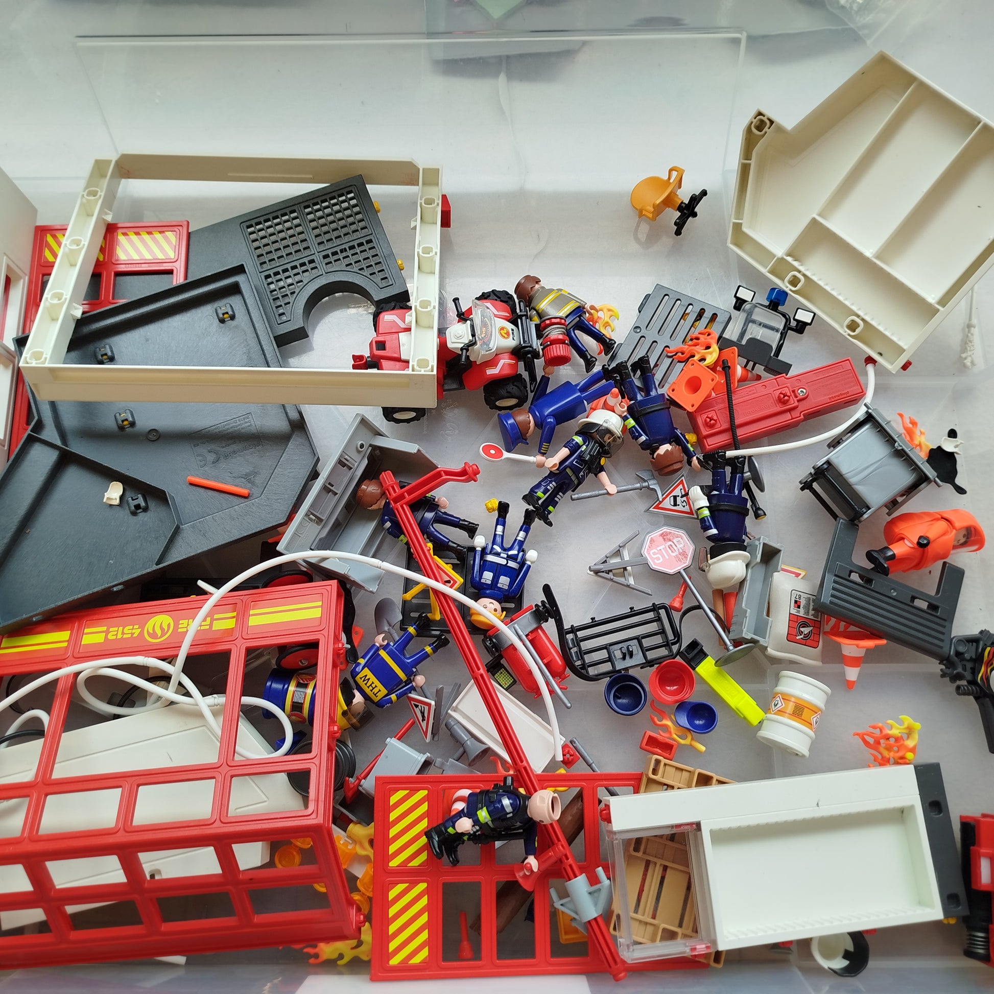Playmobil Feuerwehrstation 4512 – Set mit Figuren & Fahrzeugen, ca. 1,3 kg