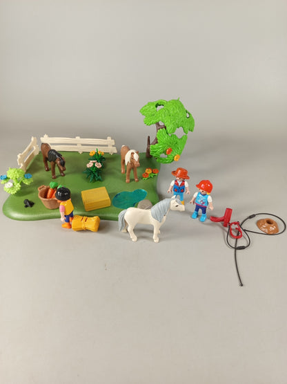 Playmobil Bundle Pferdehof Figuren & Pferde Zubehör