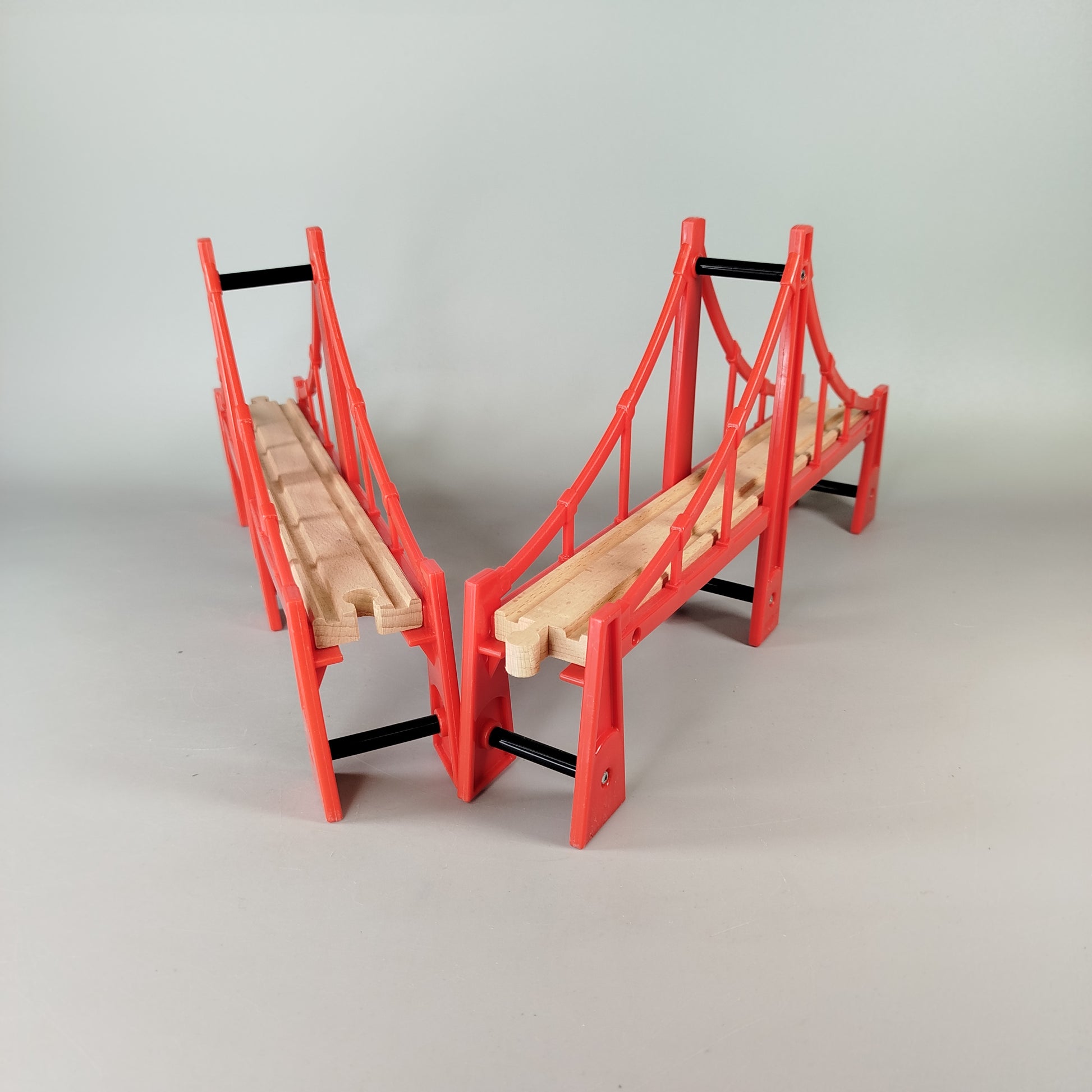BRIO Doppel-Hängebrücke Set – leichte Gebrauchsspuren