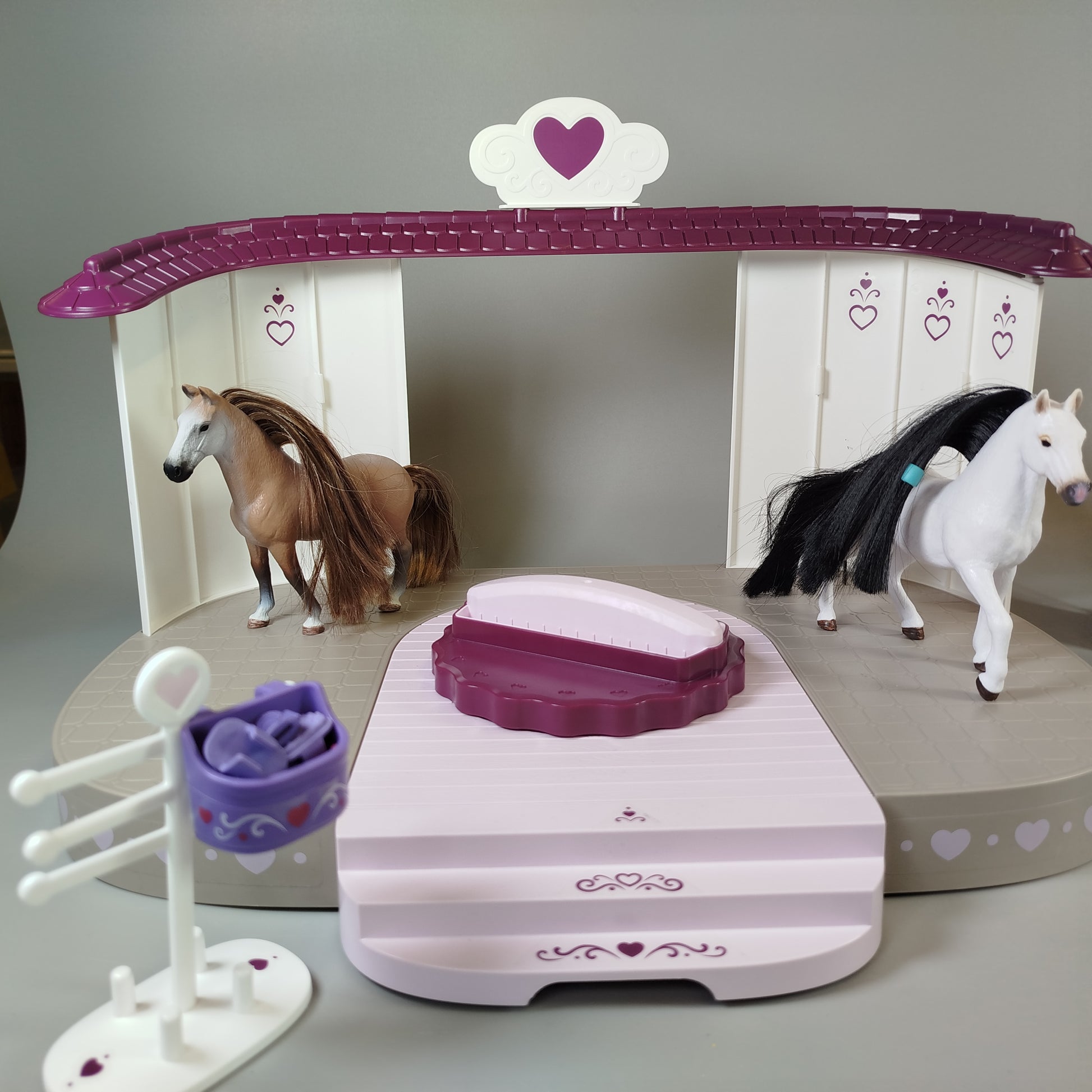 Pferde-Salon Spielset – mit Spielfiguren & Zubehör