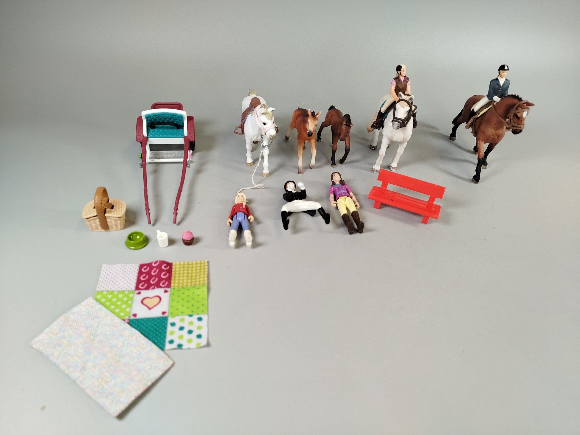 Schleich Pferde-Bauernhof Spielset – Camping mit Figuren & Zubehör