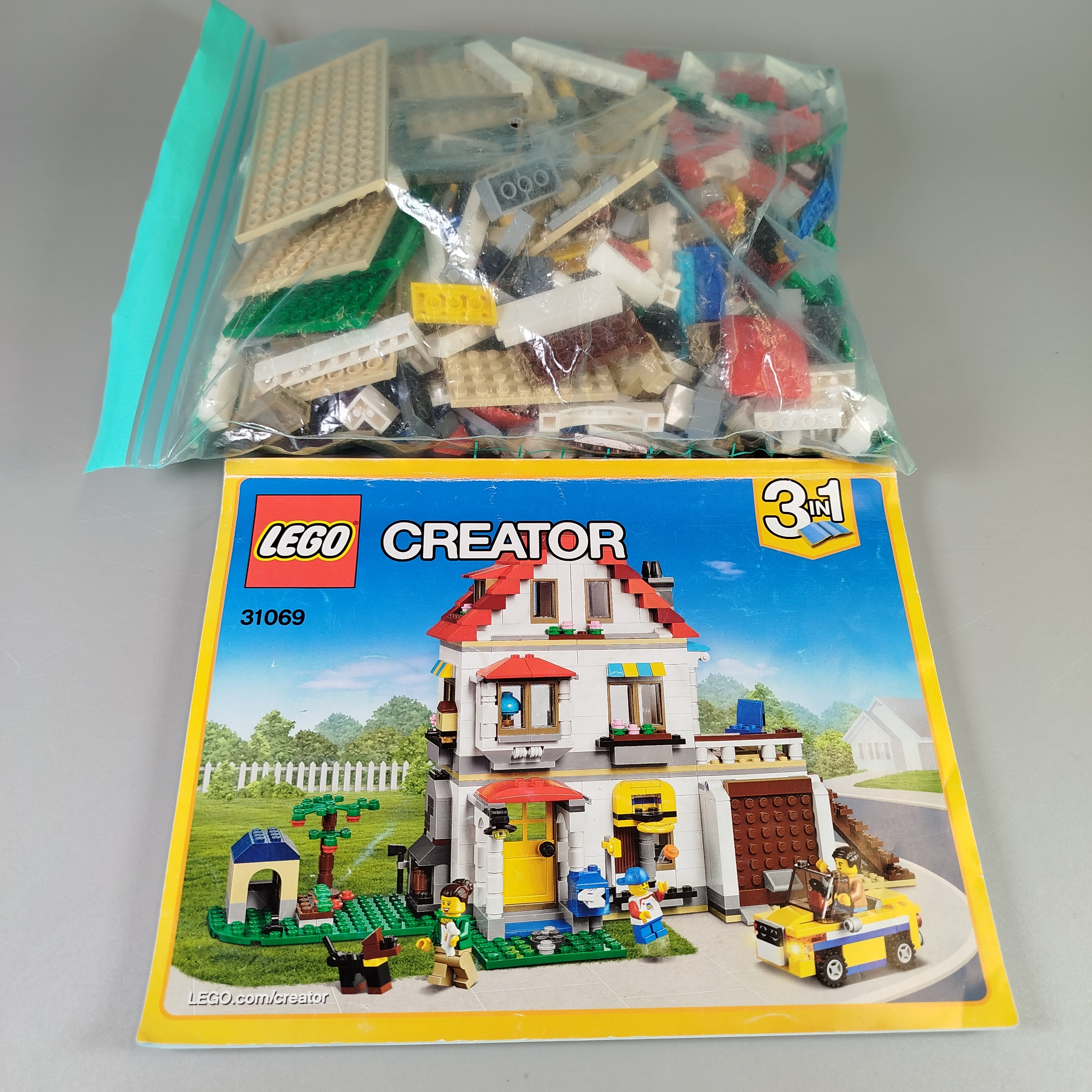 LEGO Creator 31069 Modular-Familienvilla Set, 3-in-1
